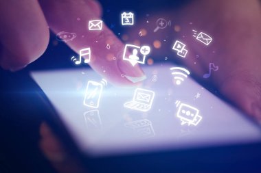 Hologram app simgeleri yukarıdaki telefonla dokunmadan parmak