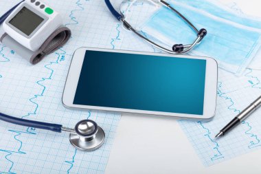 Tıp ve modern teknoloji kavramı ile boşaltmak tablet