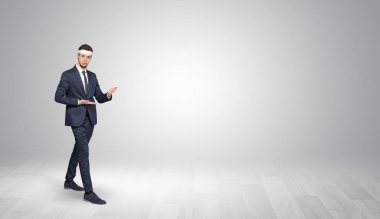 Boş bir alanda mücadele işadamı