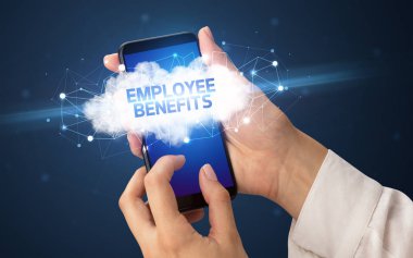 Bulut iş konsepti olan akıllı telefon kullanımı