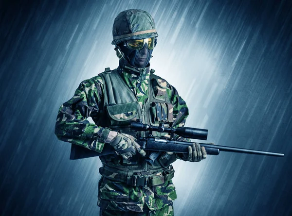 Soldier standing in rainy weather — Stock Photo, Image