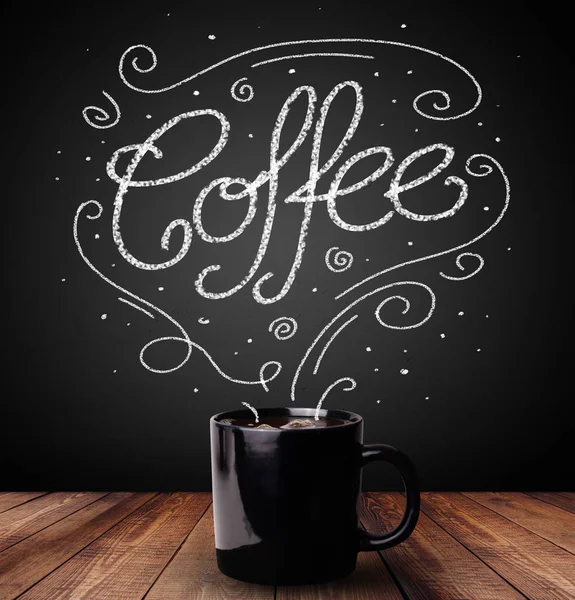Dampfende Tasse Kaffee mit weißen Doodles — Stockfoto