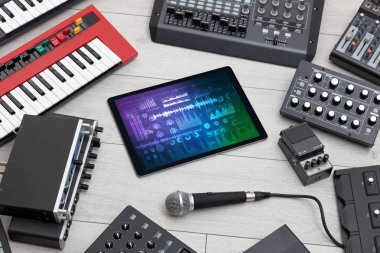 Elektronik müzik aletleri ve tablet raporları kavramı ile