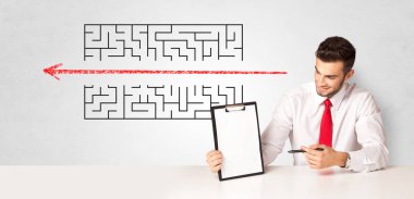 Labirent sunan işadamı