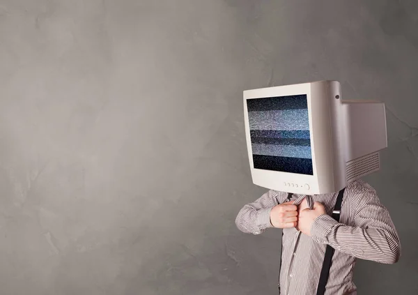 Joven con monitor en la cabeza — Foto de Stock