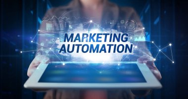 Tablet tutan kişi, teknoloji konsepti