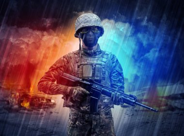 Silahlı asker toz fırtınanın ortasında duran