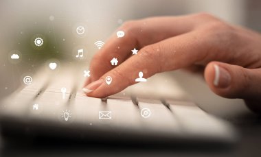 Klavye uygulama simgeleri ile yazarak el