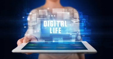 Tablet tutan kişi, güvenlik kavramı