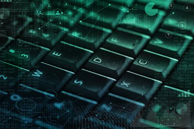 Yakın çekim klavye ile dokunma ve online yönetimi kavramı