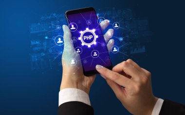 Teknoloji kavramına sahip akıllı telefon kullanımı