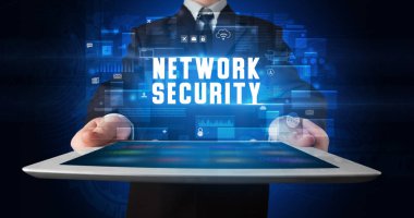 Tablet tutan kişi, güvenlik kavramı