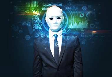 Koyu arka plan, yüz tanıma kavramı üzerinde genç adam