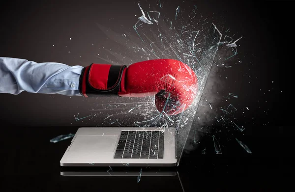 Mano schermo computer portatili boxe — Foto Stock