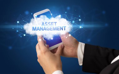 Bulut iş konsepti olan akıllı telefon kullanımı