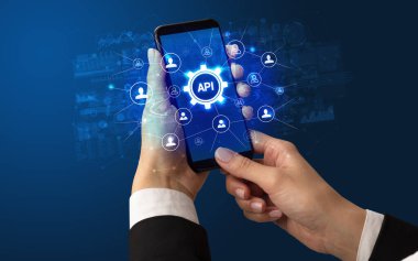 Teknoloji kavramına sahip akıllı telefon kullanımı