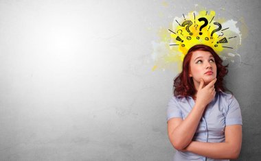 Soru işaretleri olan iş adamı