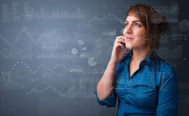 Grafik ve ön raporda ile telefonda konuşan kişi