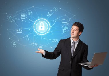 Office bulut teknoloji kavramı sunan kişi