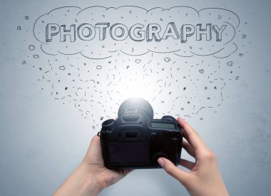 El fotoğraf mesaj bulut kavramı ile çekim