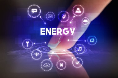 Web teknolojisi simgeleriyle tablete dokunmak