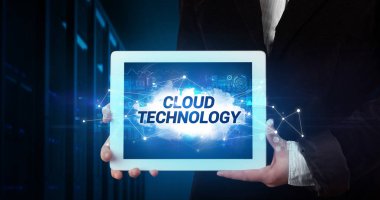 Tablet tutan kişi, teknoloji konsepti