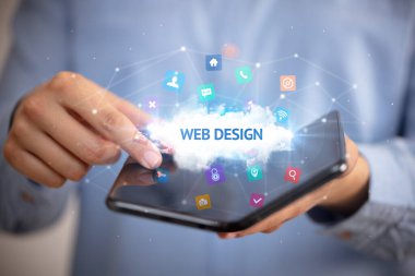 İş adamı katlanabilir bir akıllı telefon tutuyor, teknoloji konsepti