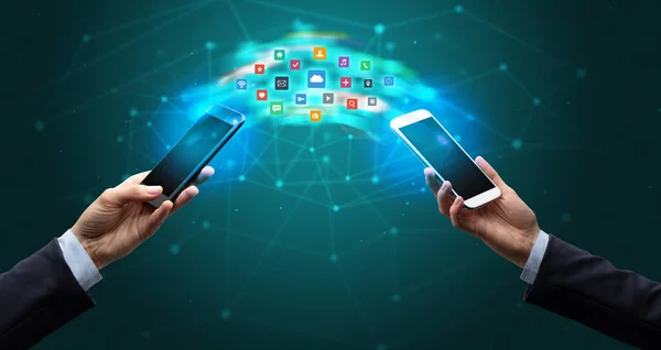 Mobiele telefoons synchroniseren van toepassing — Stockfoto
