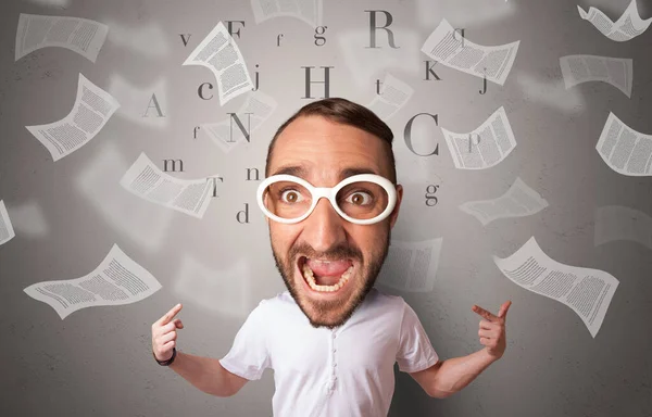 Big head on small body with flying documents — Stock Photo, Image