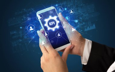 Teknoloji kavramına sahip akıllı telefon kullanımı