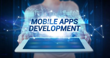 Tablet tutan kişi, teknoloji konsepti