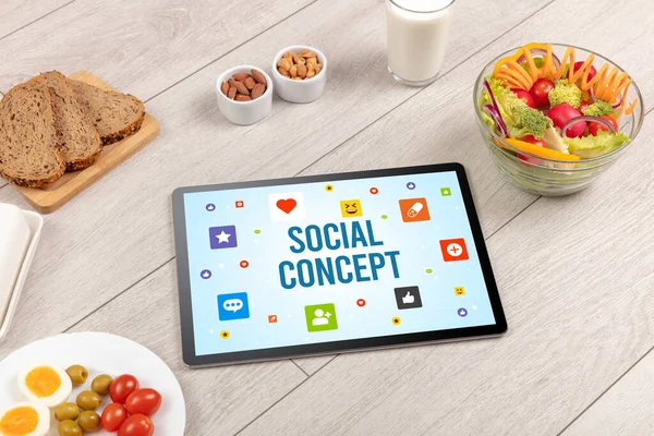 Compostage sain Tablette Pc, concept de réseautage social — Photo