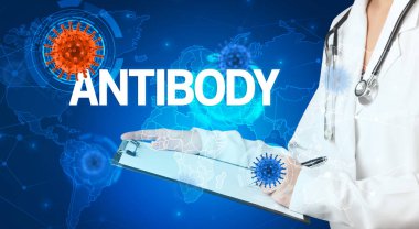 Doktor tıbbi kayıtları dolduruyor.