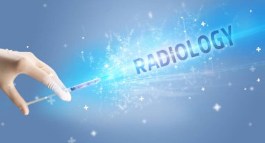 Şırınga, elinde tıbbi enjeksiyon