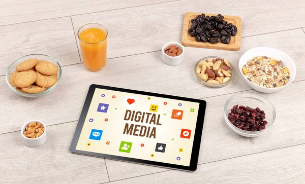 Healthy Tablet Composición PC, concepto de redes sociales — Foto de Stock