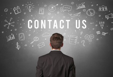 Bir iş adamının arkadan görünüşü