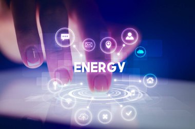 Web teknolojisi simgeleriyle tablete dokunmak