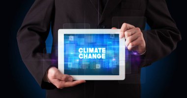 Tablet tutan kişi, teknoloji konsepti