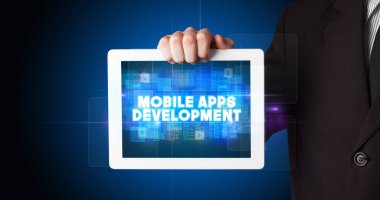 Tablet tutan kişi, teknoloji konsepti