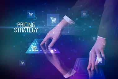 Alışveriş arabası simgeleriyle çevrimiçi alışveriş kavramı