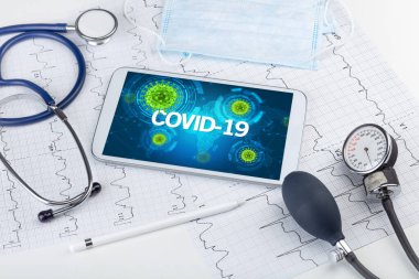 Yazılı bir tablet pc 'nin yakın görüntüsü