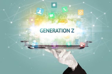 Sosyal ağlara hizmet eden garson