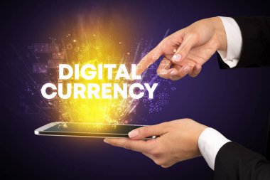 Yazılı dokunmatik ekranın yakın plan görüntüsü