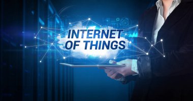 Tablet tutan kişi, teknoloji konsepti