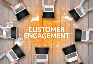 Ofiste Çalışan Meşgul İnsanlar Grubu