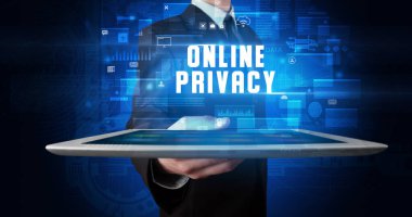 Tablet tutan kişi, güvenlik kavramı