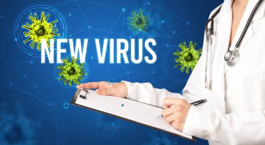 Doktor reçete yazıyor.