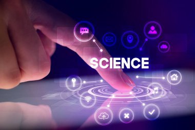 Web teknolojisi simgeleriyle tablete dokunmak