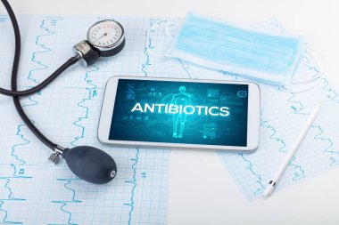 Tablet bilgisayar ve doktor araçları