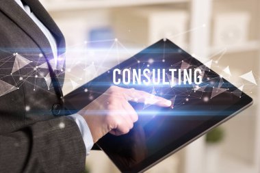 Tablet kullanarak elleri kapat